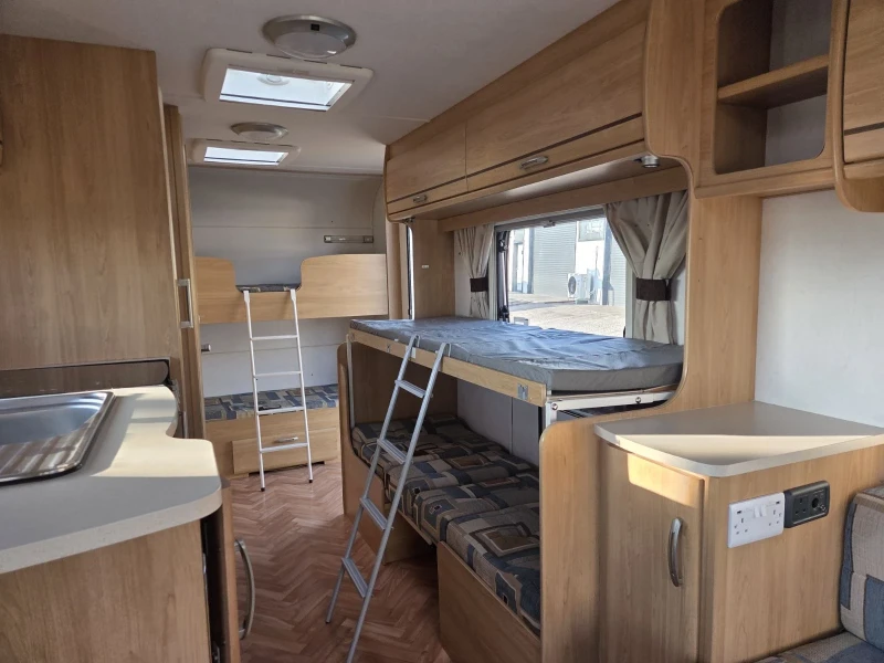 Каравана Други Lunar zenith 6 местна каравана, снимка 6 - Каравани и кемпери - 53137580