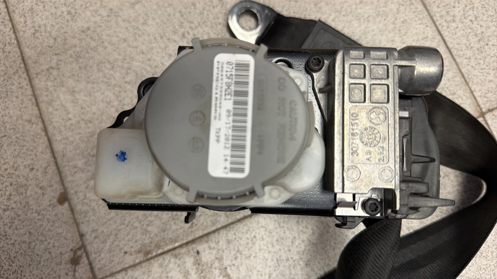 Колан преден Audi A5 2012- RH  8T0857705/306369910/0715F8H2E1/209027, снимка 2 - Части - 55961307