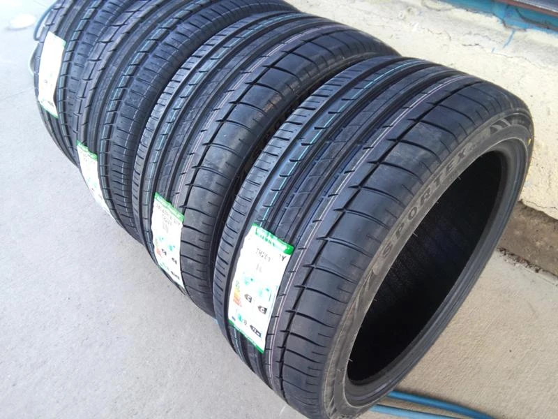 Гуми Летни 275/35R19, снимка 1 - Гуми и джанти - 45649381