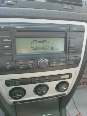 Skoda Octavia 2.0D-140ks-АВТОМАТ-ПАРКТРОНИК, снимка 14