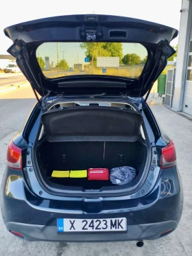 Mazda 2  , 1.5i (с верига) - бензин, снимка 11