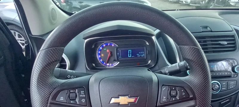 Chevrolet Trax 1.6i ИЗКЛЮЧИТЕЛЕН СЕРВИЗ КНИЖК УНИКАТ ОБСЛУЖЕН НОВ, снимка 11 - Автомобили и джипове - 32771044