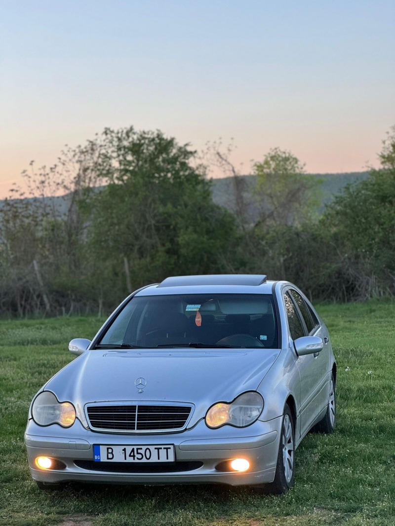 Mercedes-Benz C 220, снимка 1 - Автомобили и джипове - 46324692