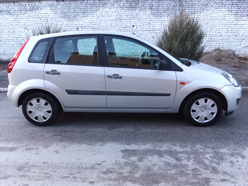 Ford Fiesta 1.3i-69kc. FACELIFT, снимка 5 - Автомобили и джипове - 48284729