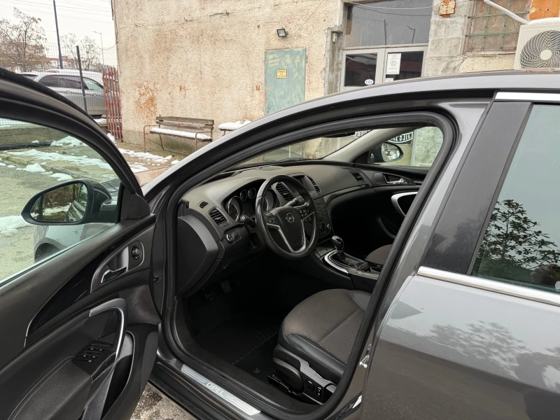 Opel Insignia 2.0 CDTI Cosmo, снимка 14 - Автомобили и джипове - 48696445