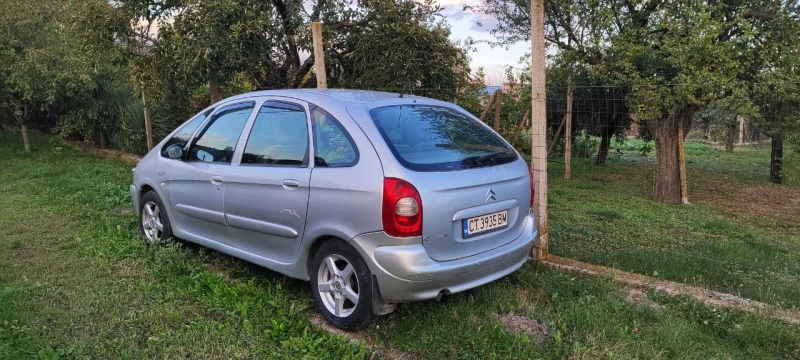 Citroen Xsara picasso 2.0HDI, снимка 2 - Автомобили и джипове - 48799991