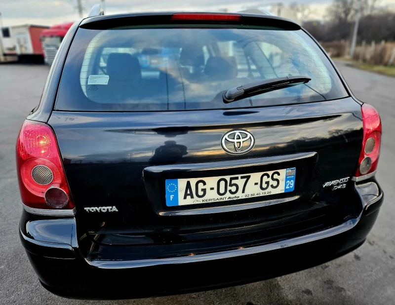 Toyota Avensis 2.0///D4D///126HP///FACELIFT///NAVI///FRANCE, снимка 8 - Автомобили и джипове - 48885338