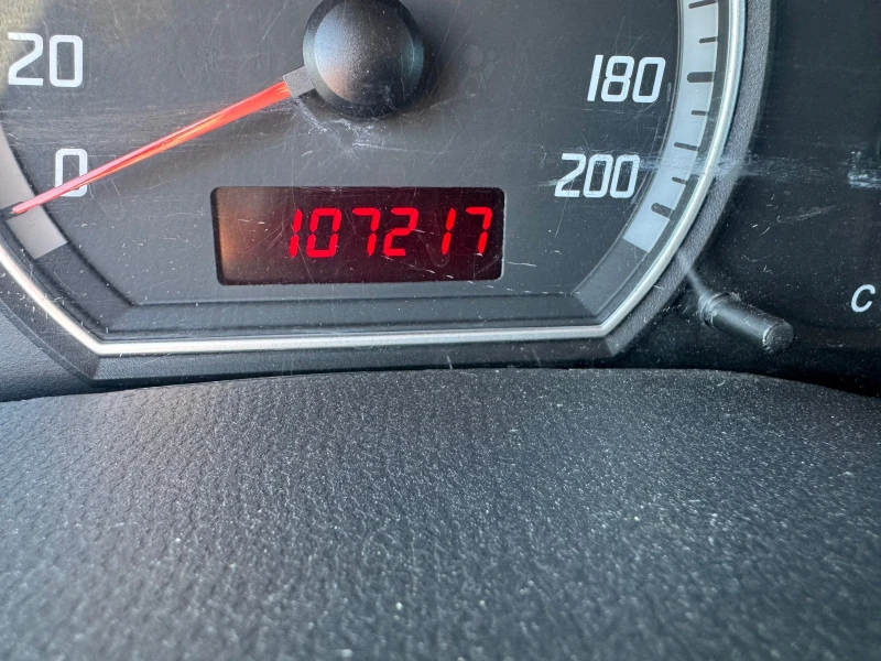 Suzuki Swift 1.5i KLIMA, снимка 16 - Автомобили и джипове - 52402214