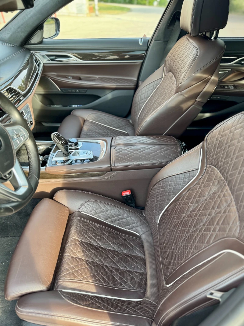 BMW 745 Le xDrive Pure Excellence Plug-In Hybrid, снимка 9 - Автомобили и джипове - 51943255