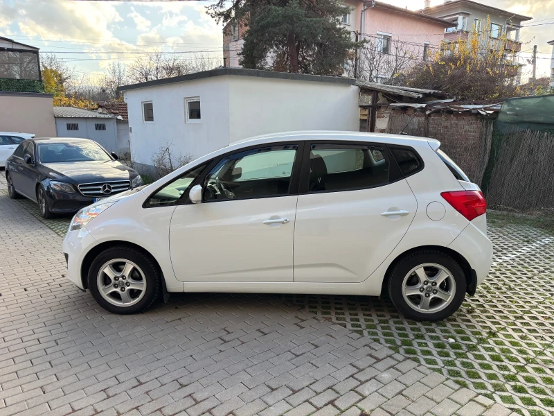 Kia Venga 1.4 CRDi, снимка 8 - Автомобили и джипове - 52503587