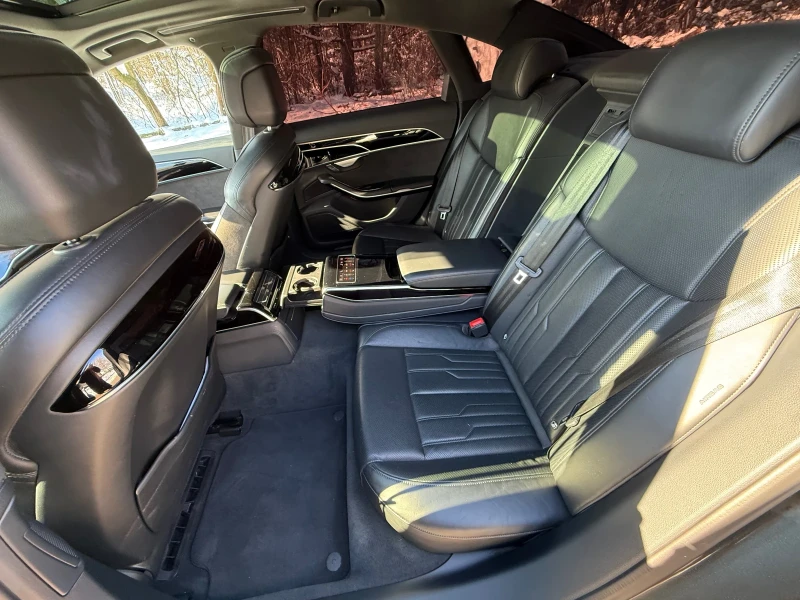 Audi S8 4.0TFSI V8MATRIX* АМБИЕНТ* 360* ОБДУХВАНЕ* B&O* So, снимка 15 - Автомобили и джипове - 52910698