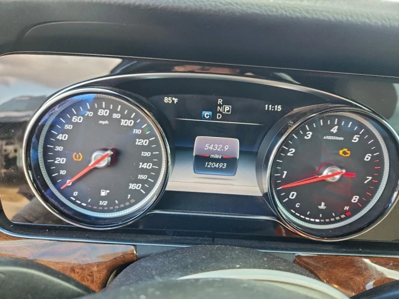 Mercedes-Benz E 400 4MATIC, снимка 9 - Автомобили и джипове - 53235864