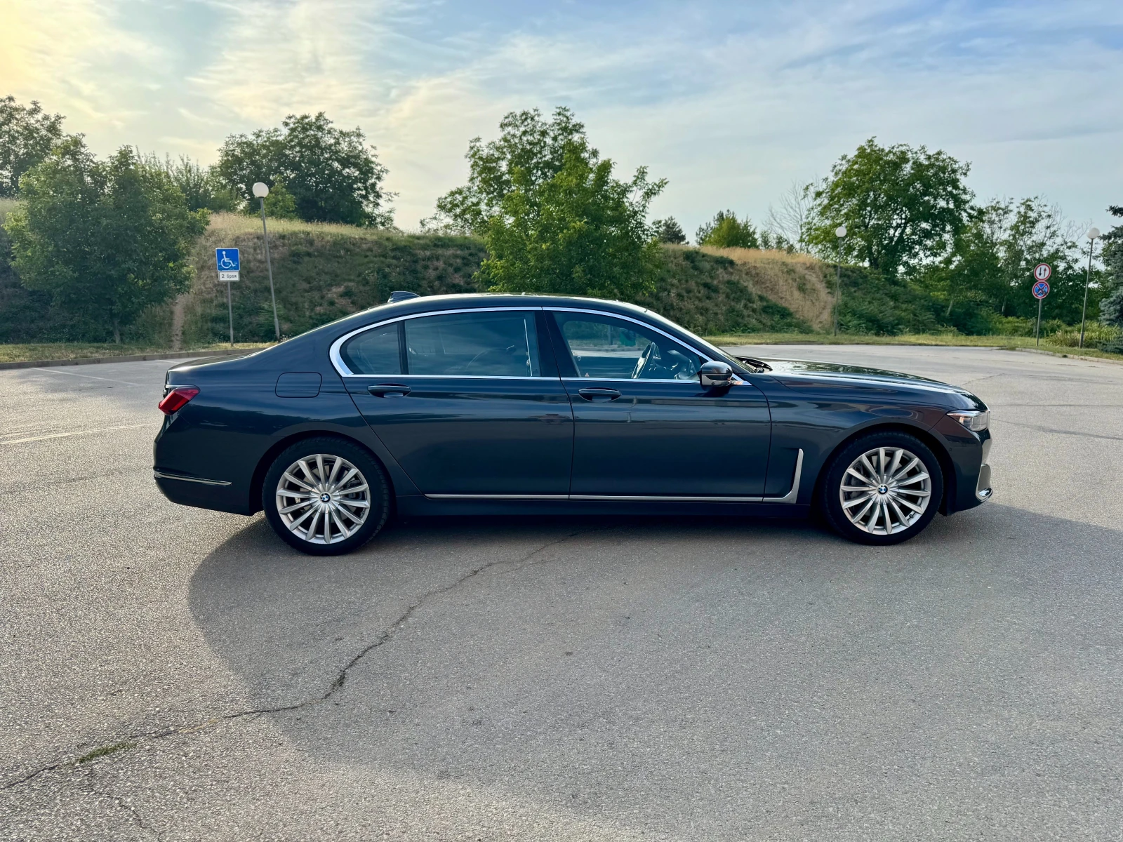 BMW 745 Le xDrive Pure Excellence Plug-In Hybrid - изображение 6