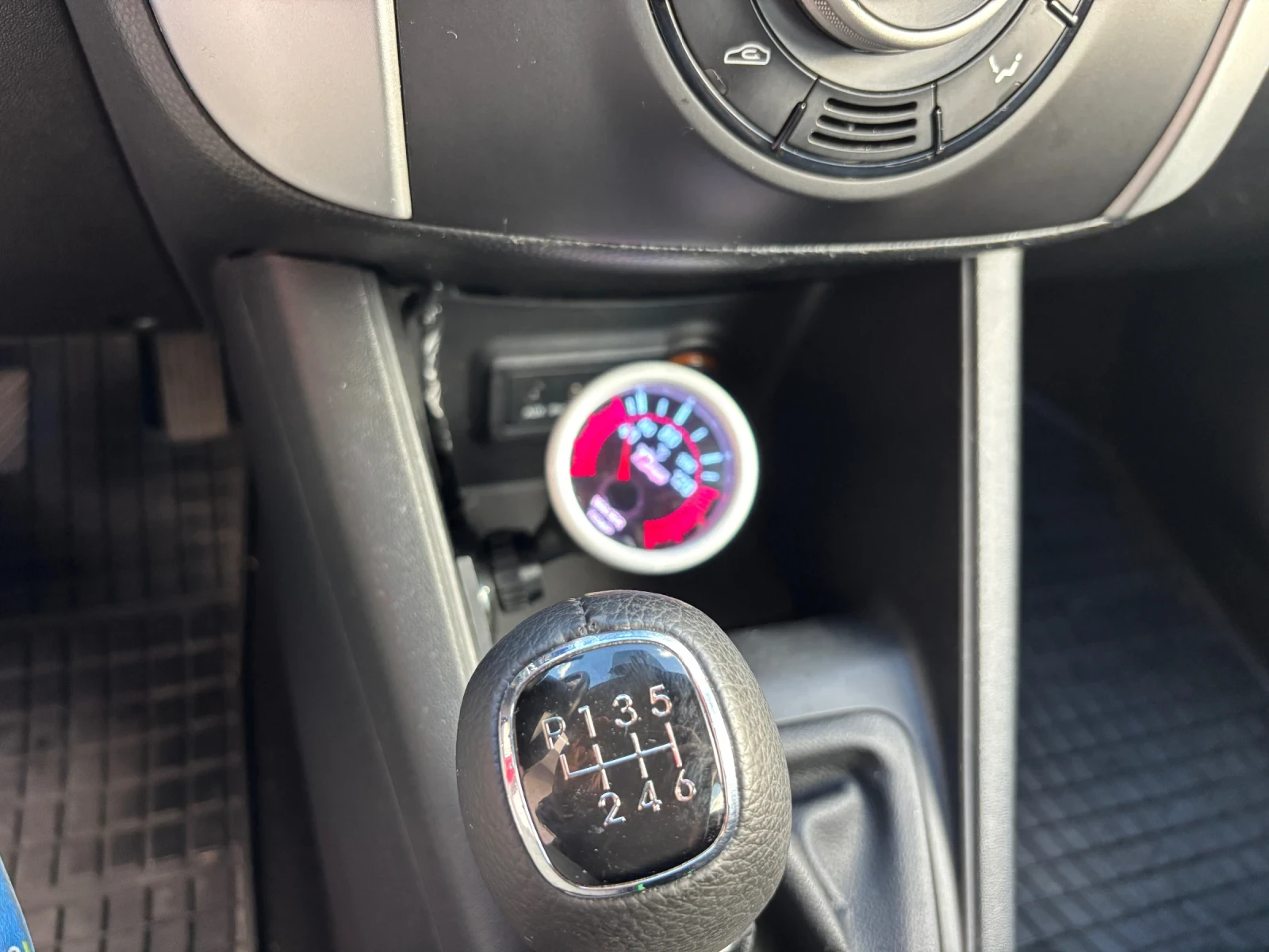 Kia Venga 1.4 CRDi | Mobile.bg � ����������� 16