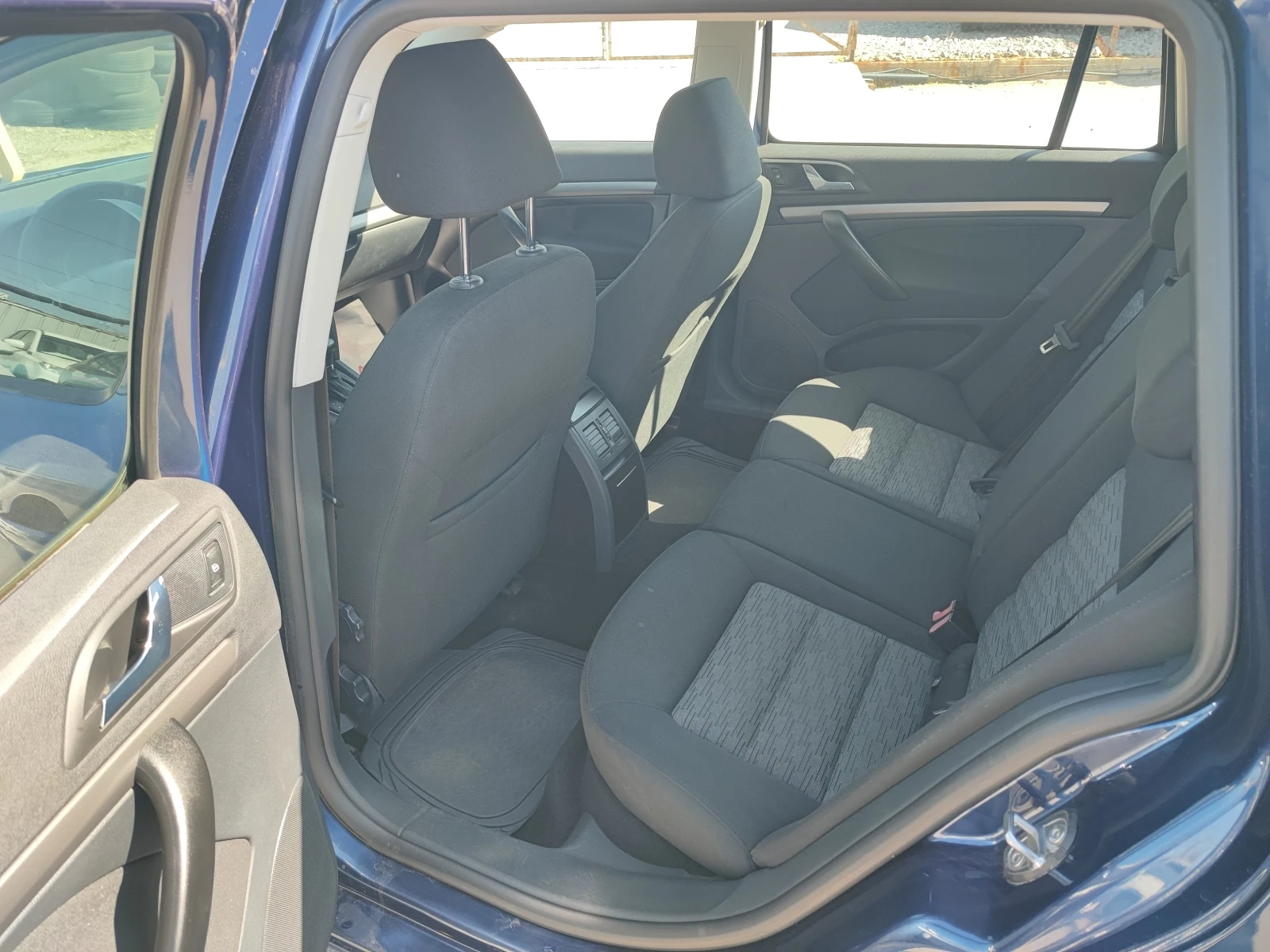 Skoda Octavia 2.0D-140ks-АВТОМАТ-ПАРКТРОНИК, снимка 15 - Автомобили и джипове - 53835834