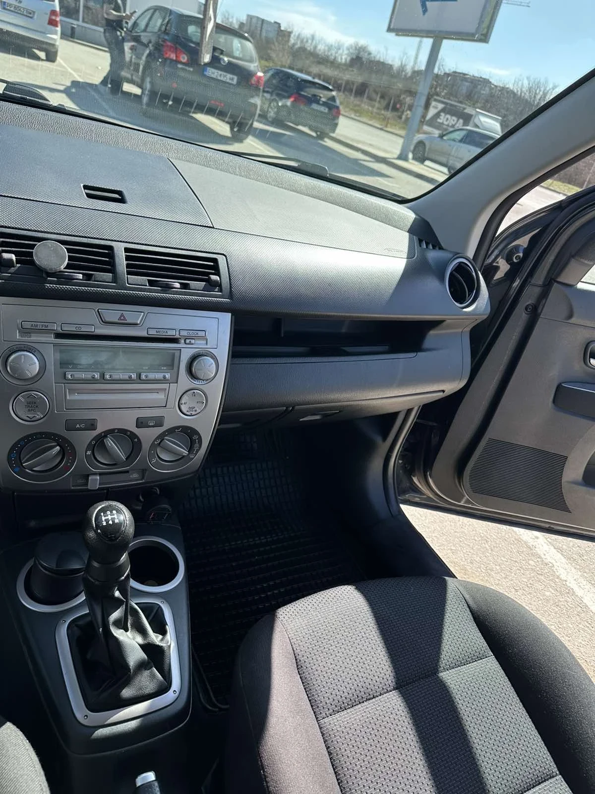 Mazda 2 1.3 бензин 75к.с. FACELIFT , снимка 7 - Автомобили и джипове - 54043219