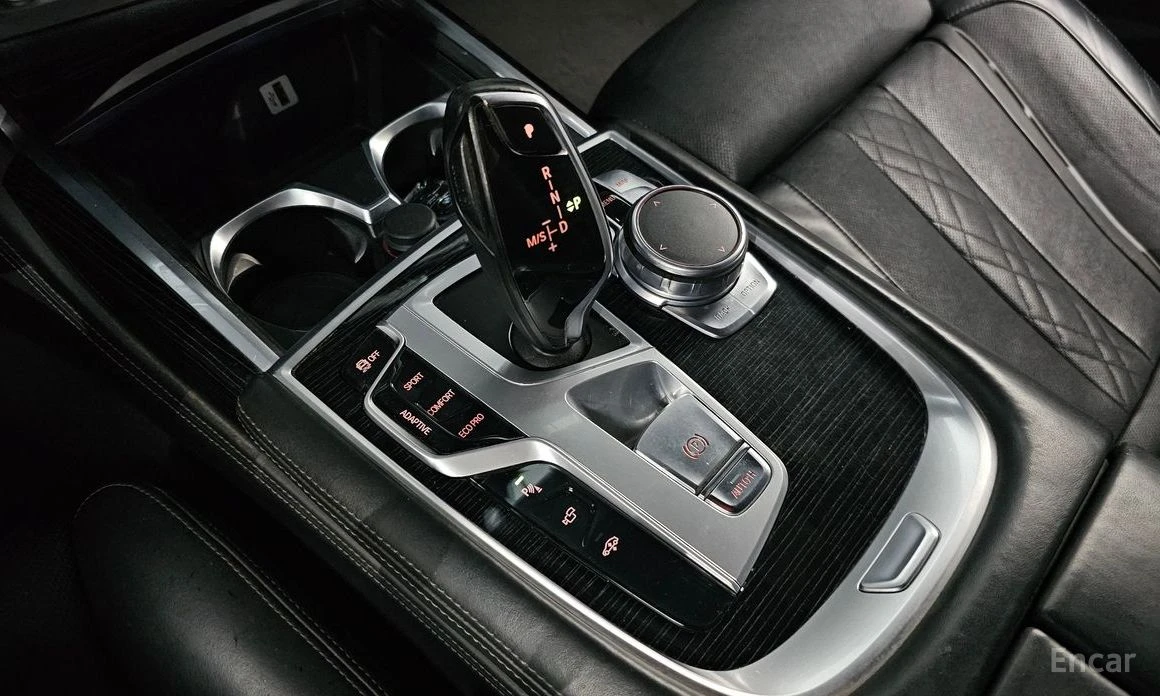 BMW 740 XDRIVE* МПАКЕТ* ШИБИДАХ* РЕКАРО* КАМЕРИ* 360* , снимка 8 - Автомобили и джипове - 54073063