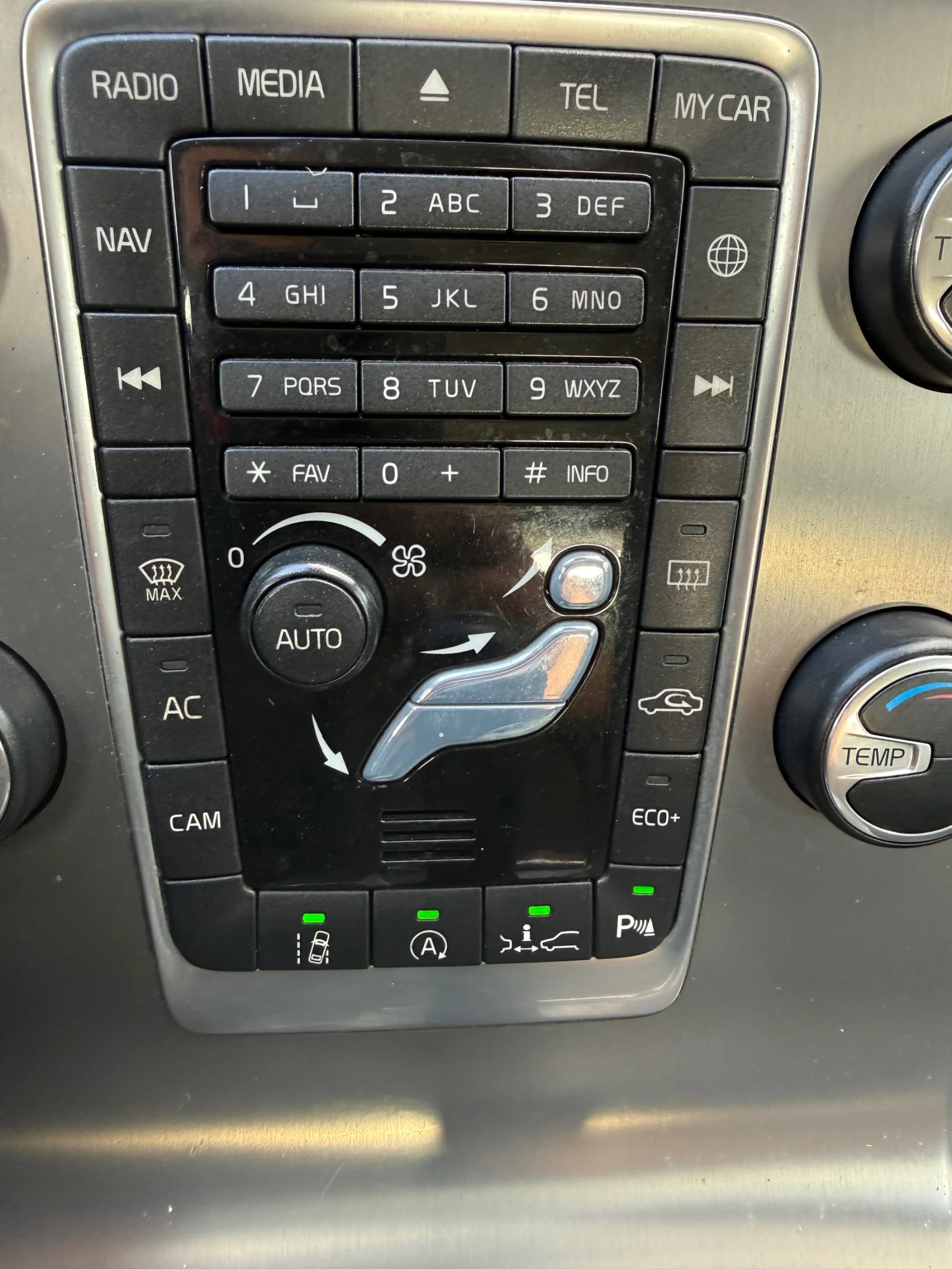 Volvo V60 ДИСТРОНИК-АВТОМАТИК, снимка 16 - Автомобили и джипове - 54347568