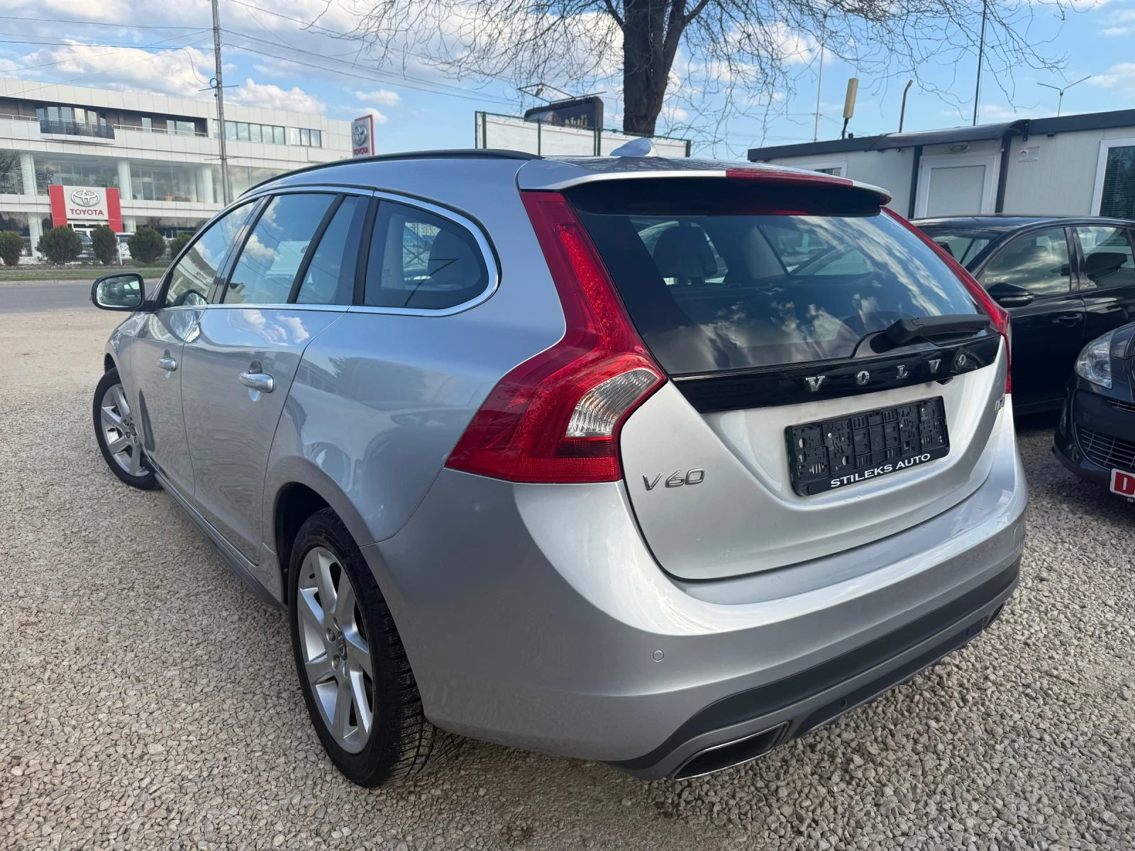 Volvo V60 ДИСТРОНИК-АВТОМАТИК, снимка 5 - Автомобили и джипове - 54347568