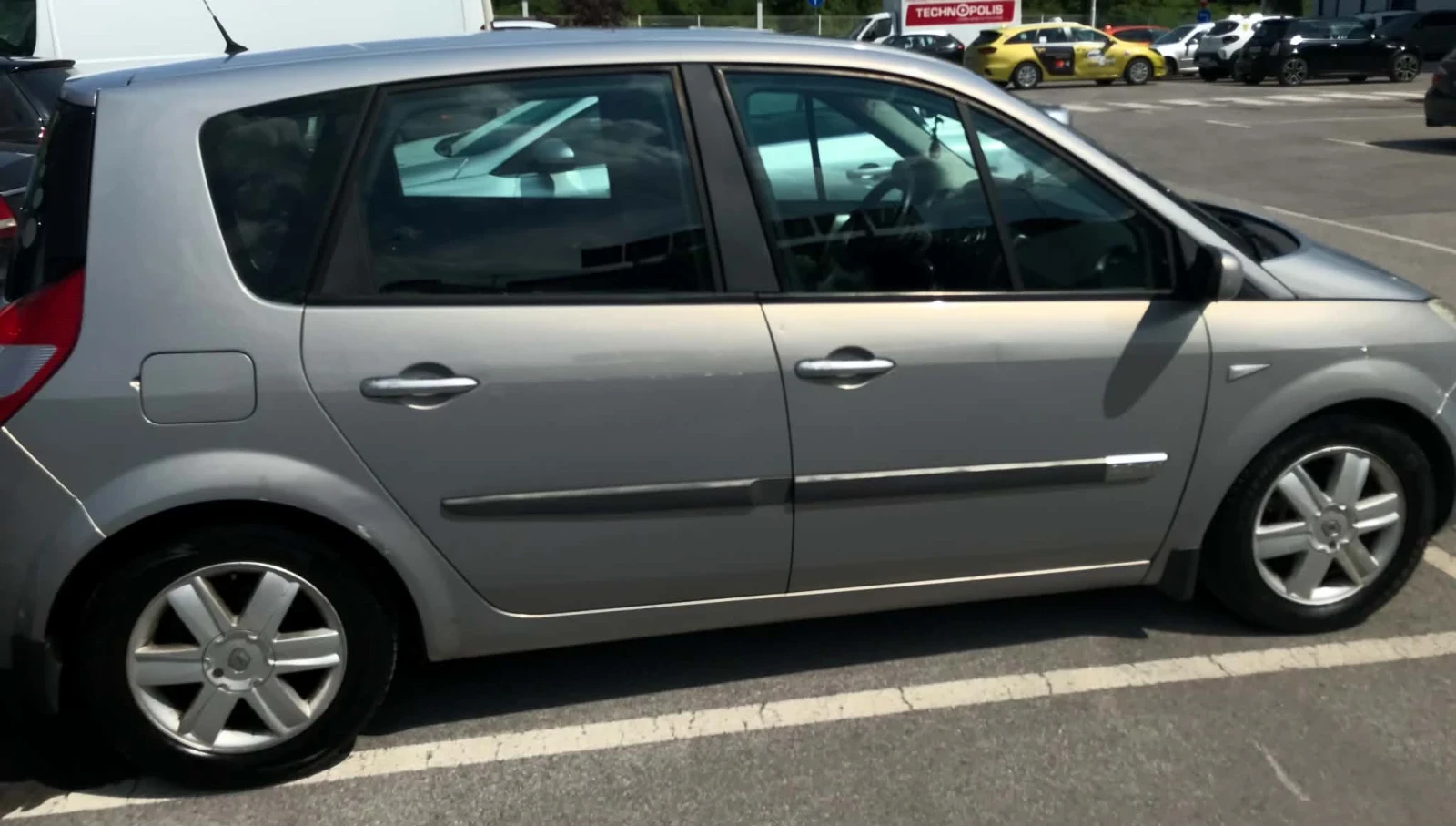 Renault Scenic, снимка 6 - Автомобили и джипове - 55346737