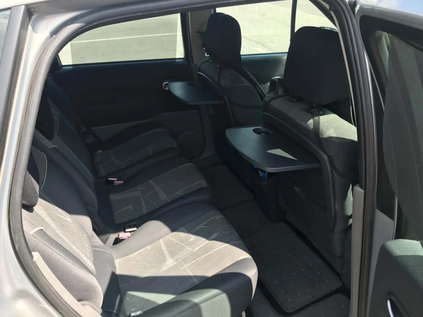 Renault Scenic, снимка 12 - Автомобили и джипове - 55346737