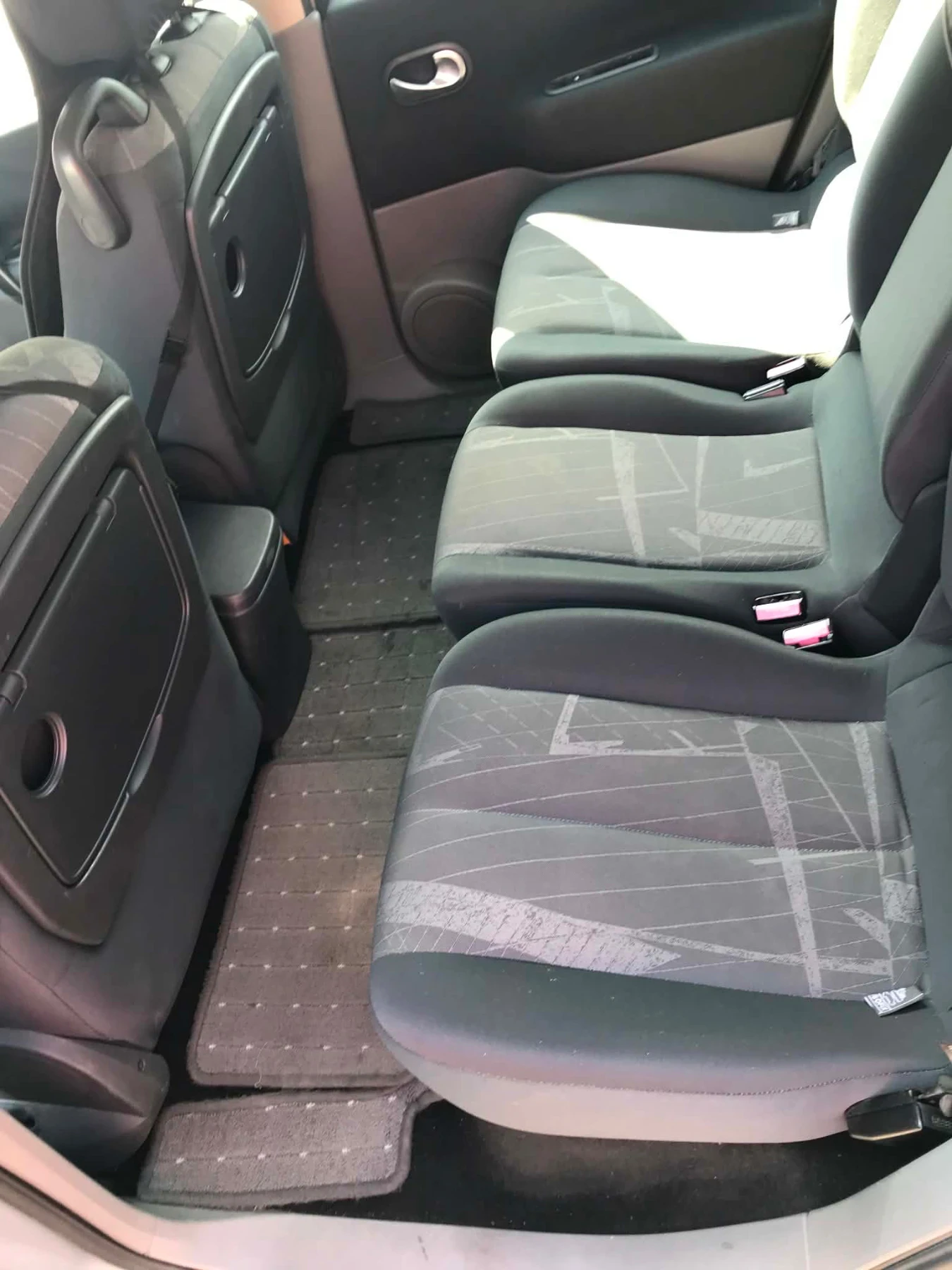 Renault Scenic, снимка 10 - Автомобили и джипове - 55346737