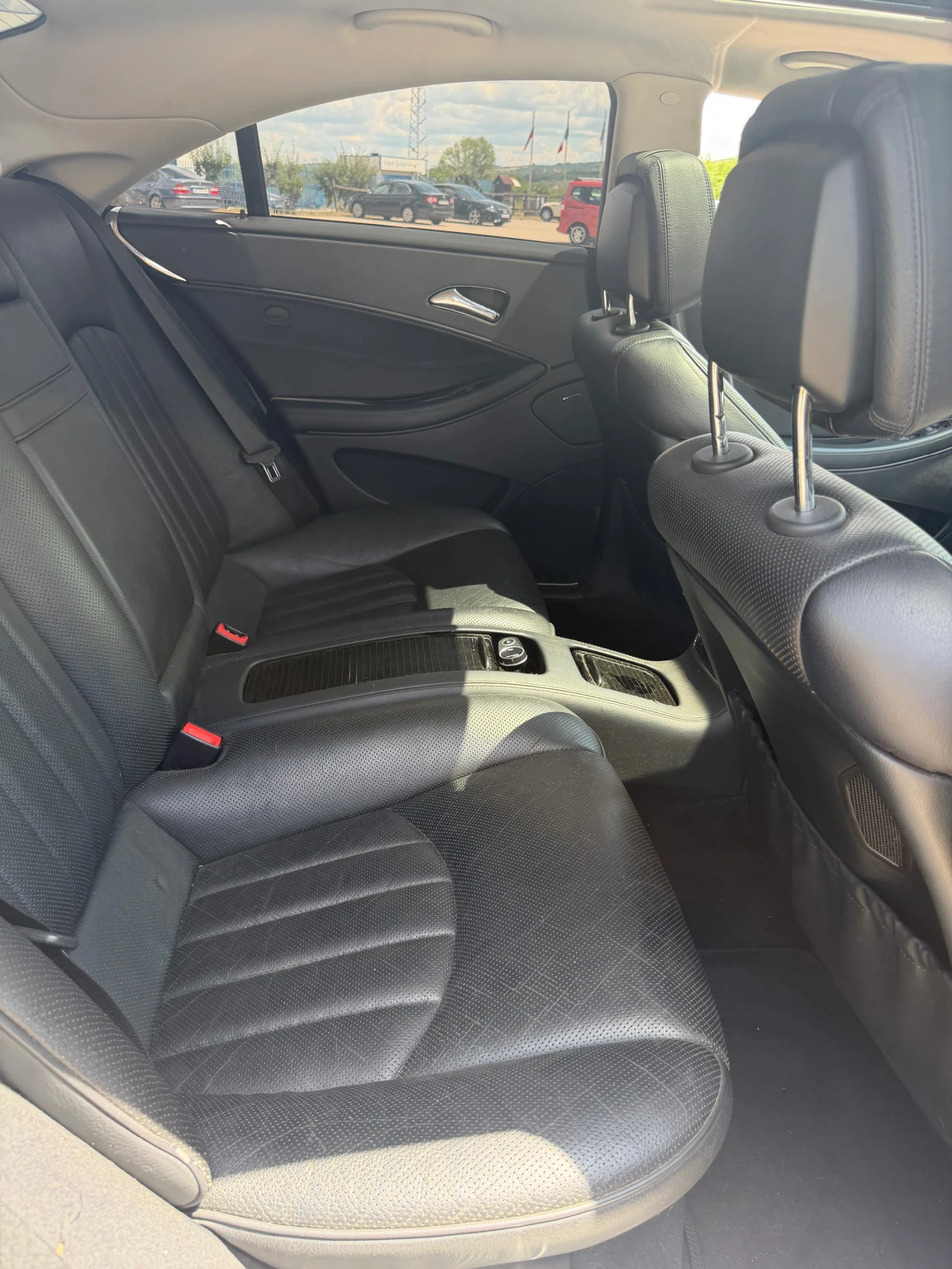 Mercedes-Benz CLS 500, снимка 10 - Автомобили и джипове - 55397379