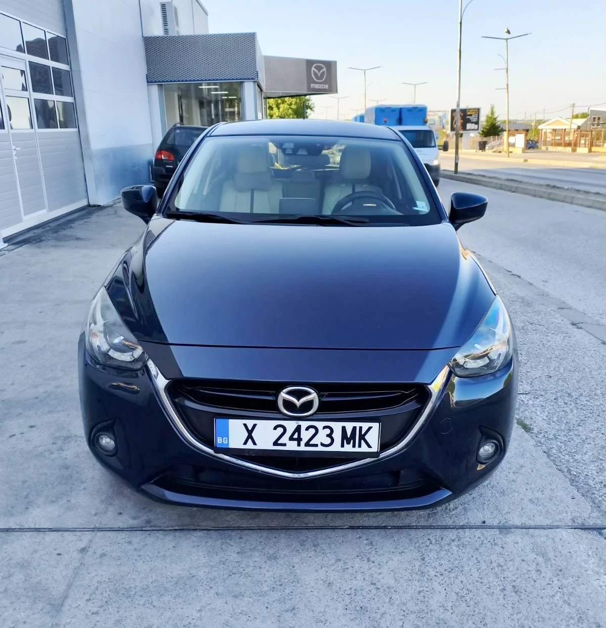 Mazda 2  , 1.5i (с верига) - бензин, снимка 8 - Автомобили и джипове - 55483575