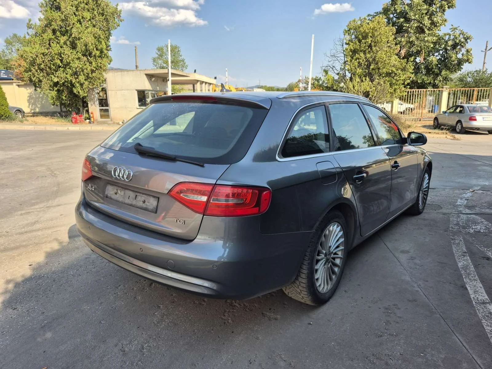 Audi A4, снимка 4 - Автомобили и джипове - 56067144