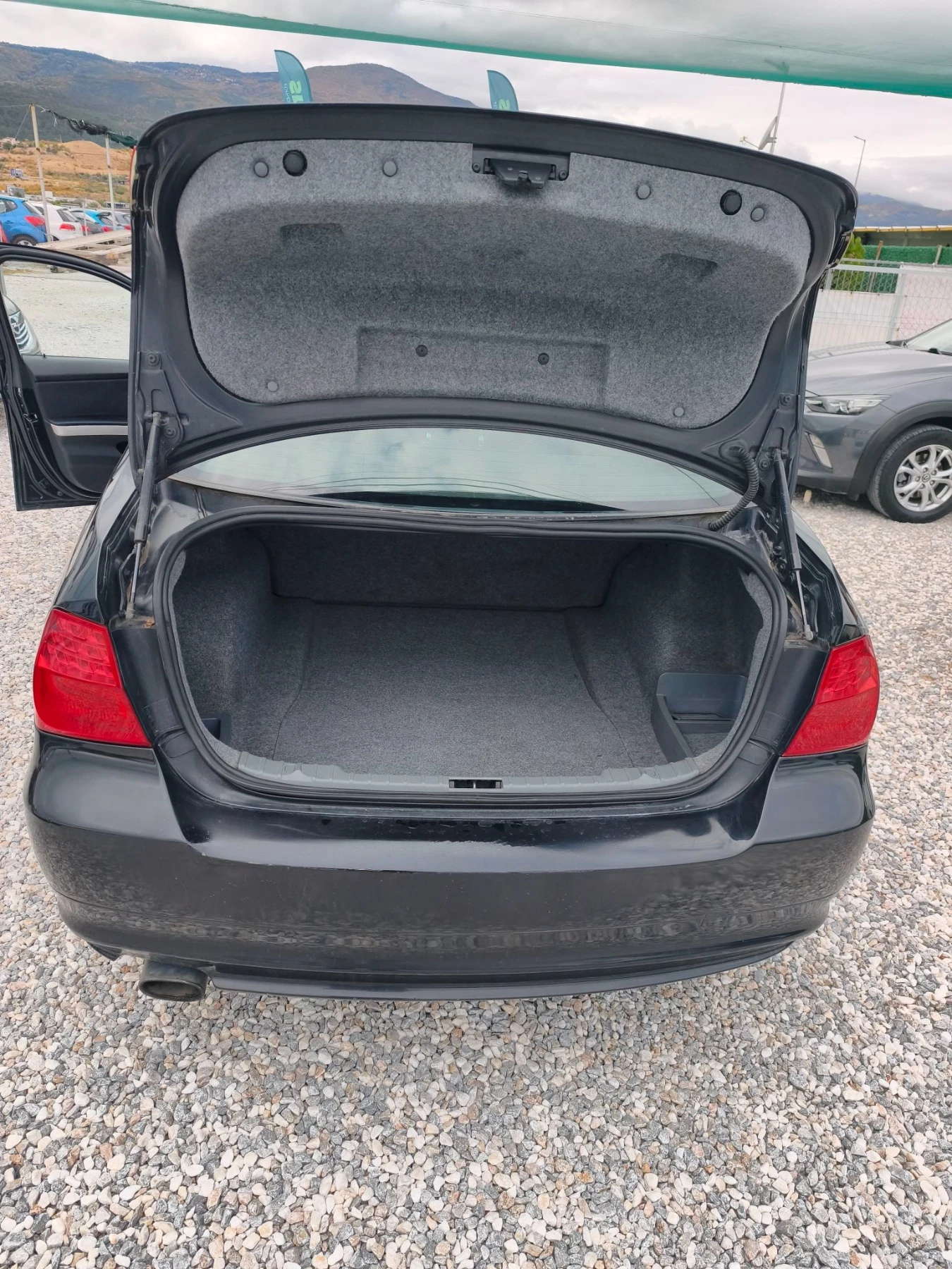 BMW 320 2.0 D, снимка 14 - Автомобили и джипове - 56463208