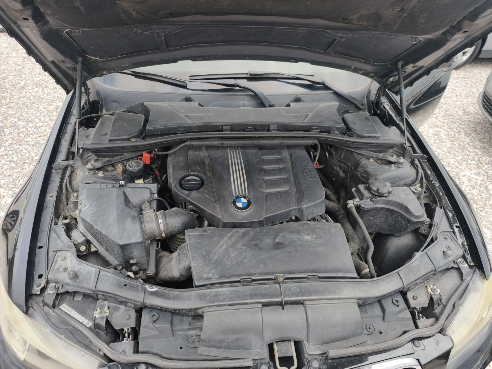 BMW 320 2.0 D, снимка 15 - Автомобили и джипове - 56463208