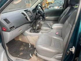 Toyota Hilux 2.5/3.0D-4D , снимка 15