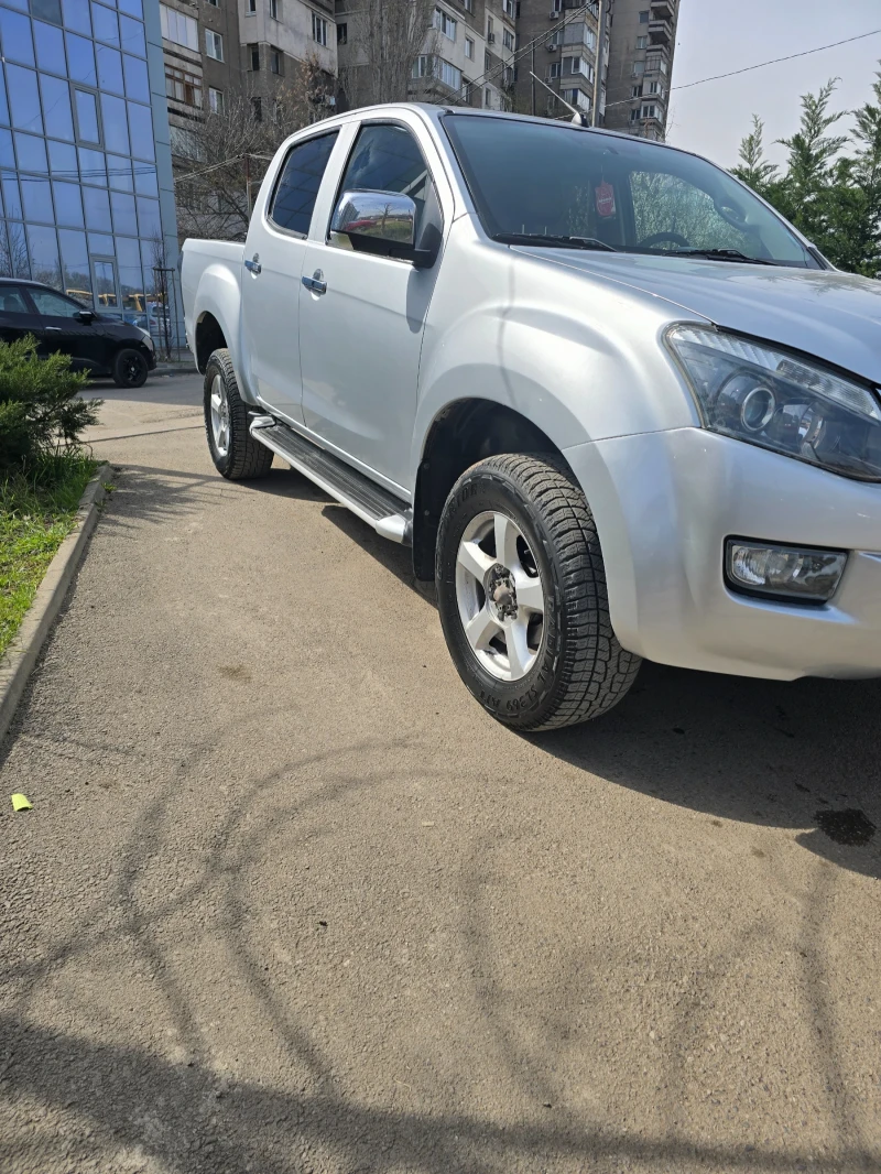 Isuzu D-max 2, 5 bi turbo, снимка 2 - Автомобили и джипове - 49596135