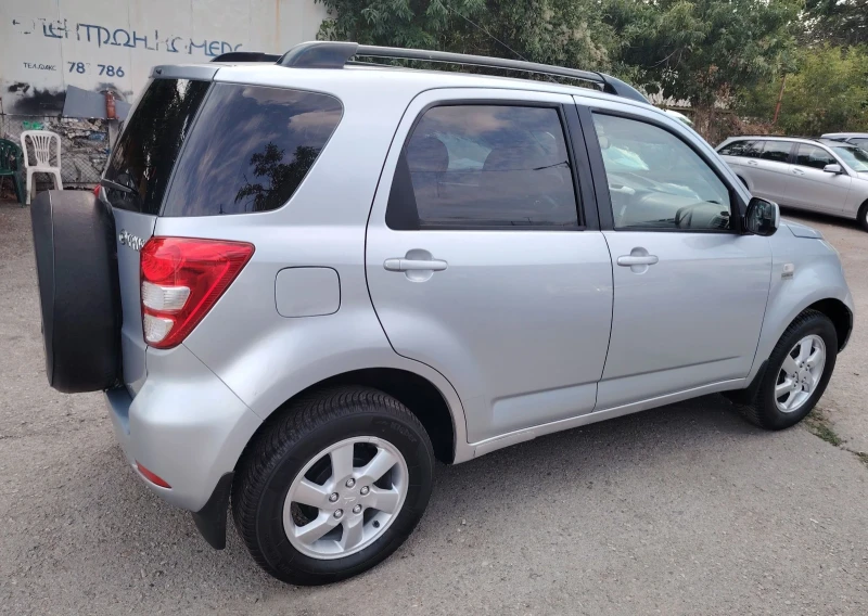 Daihatsu Rocky 1.5vvt-i/4x4, снимка 7 - Автомобили и джипове - 51145846