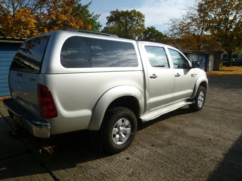 Toyota Hilux 2.5/3.0D-4D , снимка 11 - Автомобили и джипове - 37987265