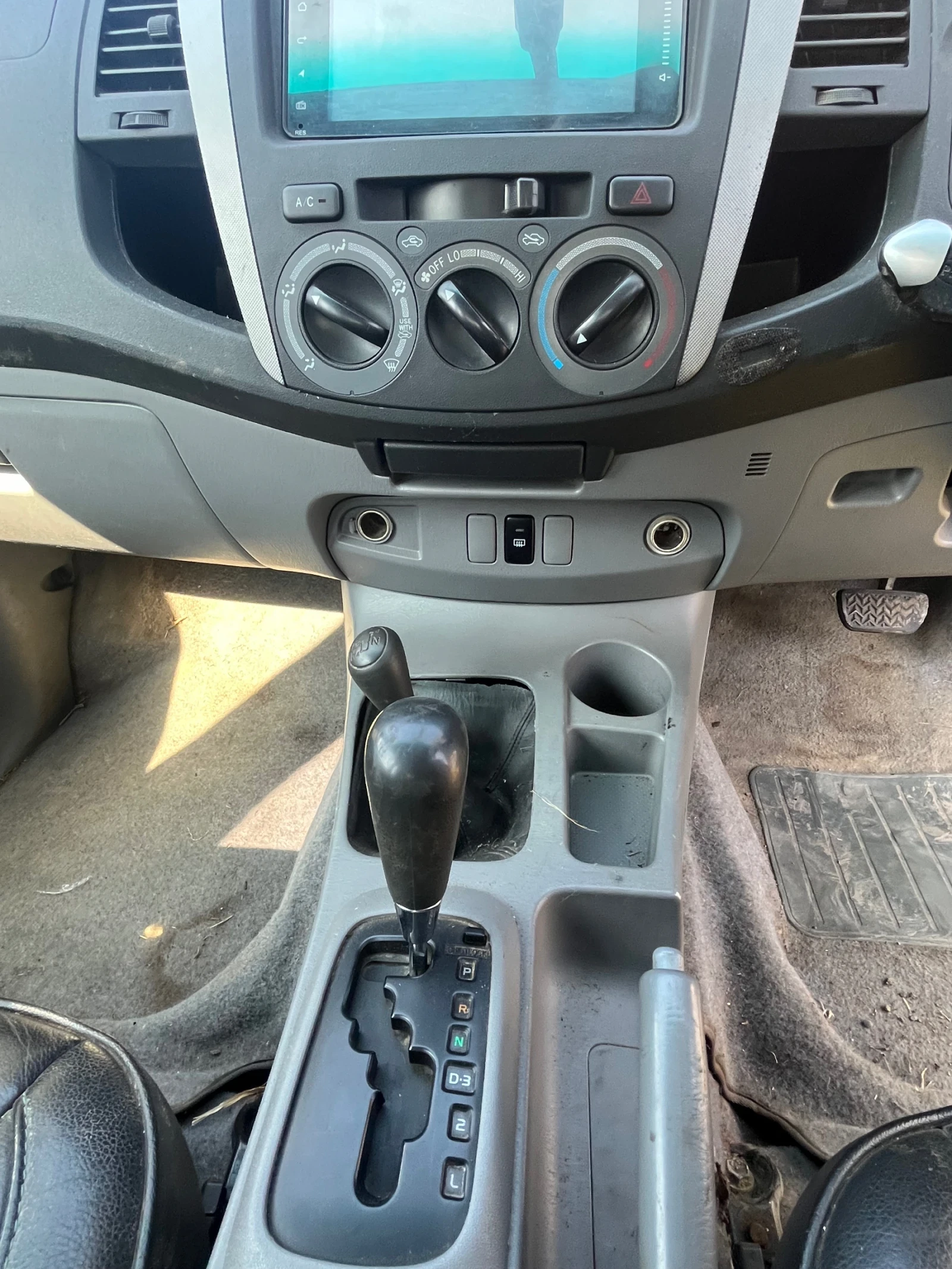 Toyota Hilux 2.5/3.0D-4D , снимка 4 - Автомобили и джипове - 37987265