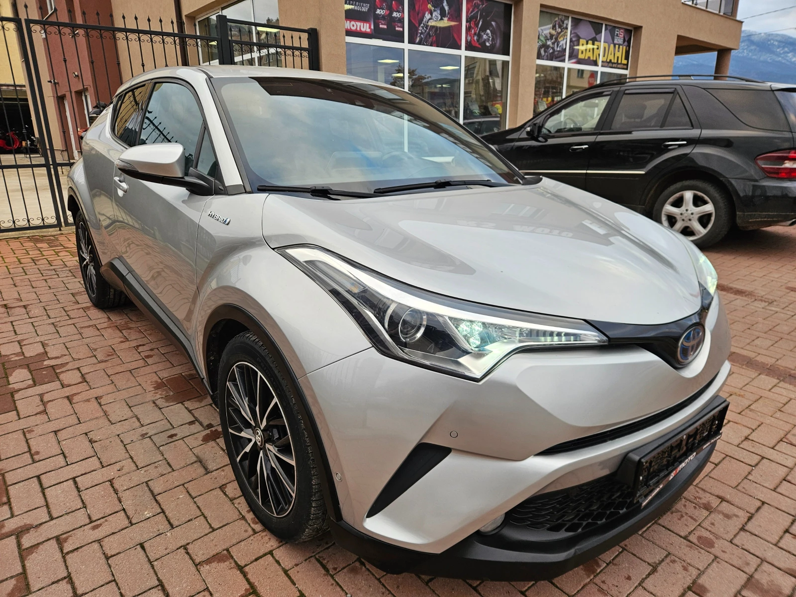 Toyota C-HR 1.8 Hybrid, Luxury, Подгрев, Park Assist! - изображение 2