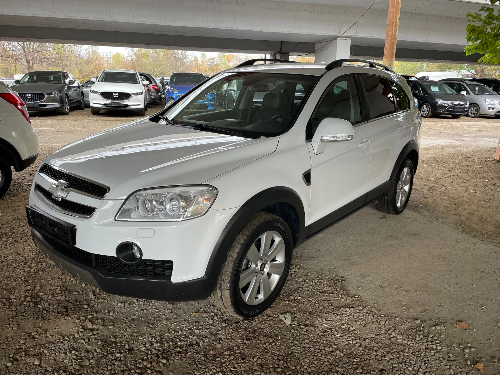 Chevrolet Captiva 2.0VCDI-6+ 1м.-4x4-КСЕНОН-NAVI-КАМЕРА-КОЖА С ПОДГР - изображение 2