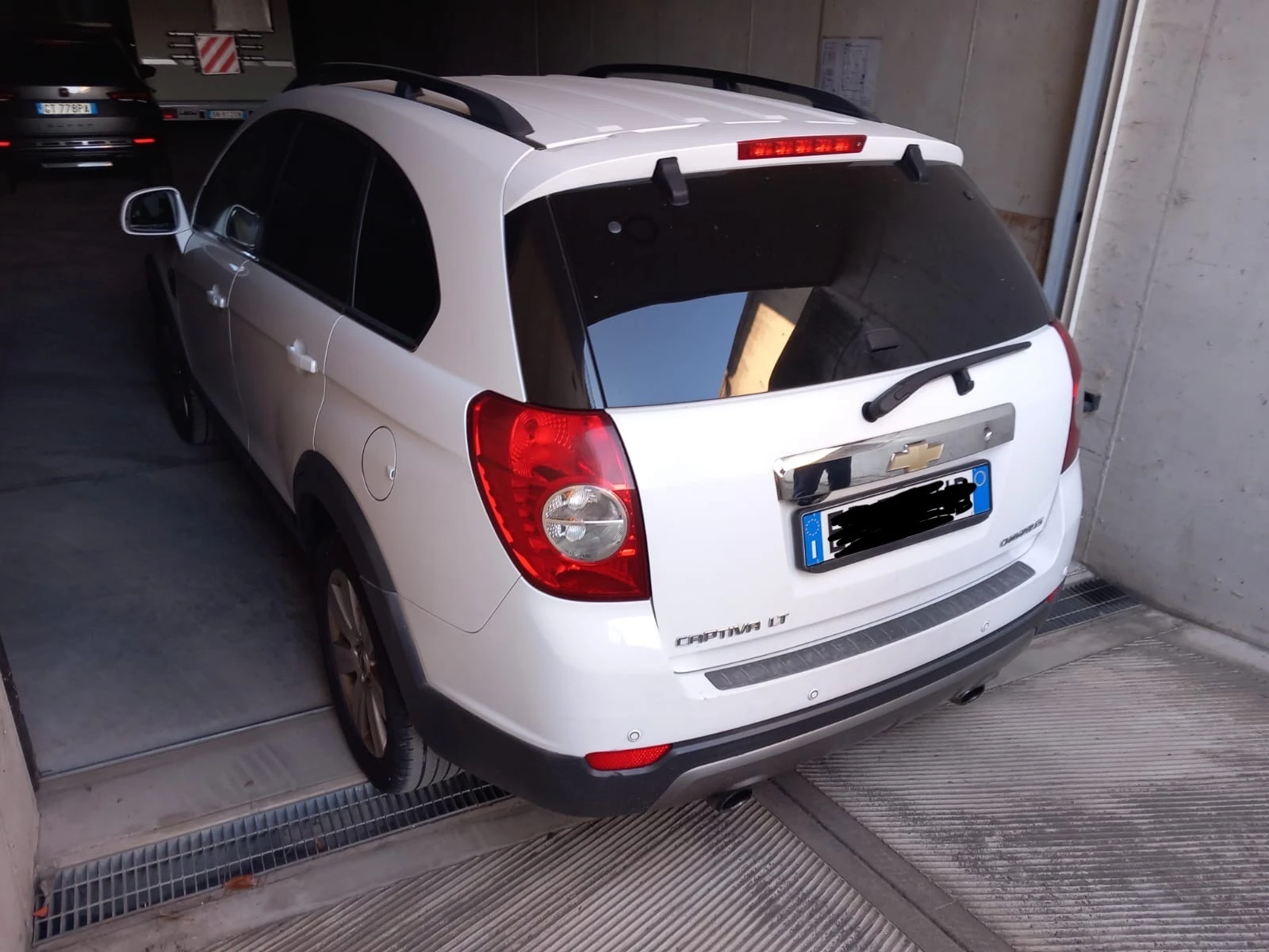 Chevrolet Captiva 2.0CDTI-6+ 1м.4x4-КСЕНОН-NAVI-КАМЕРА-КОЖА С ПОДГРЕ - изображение 3