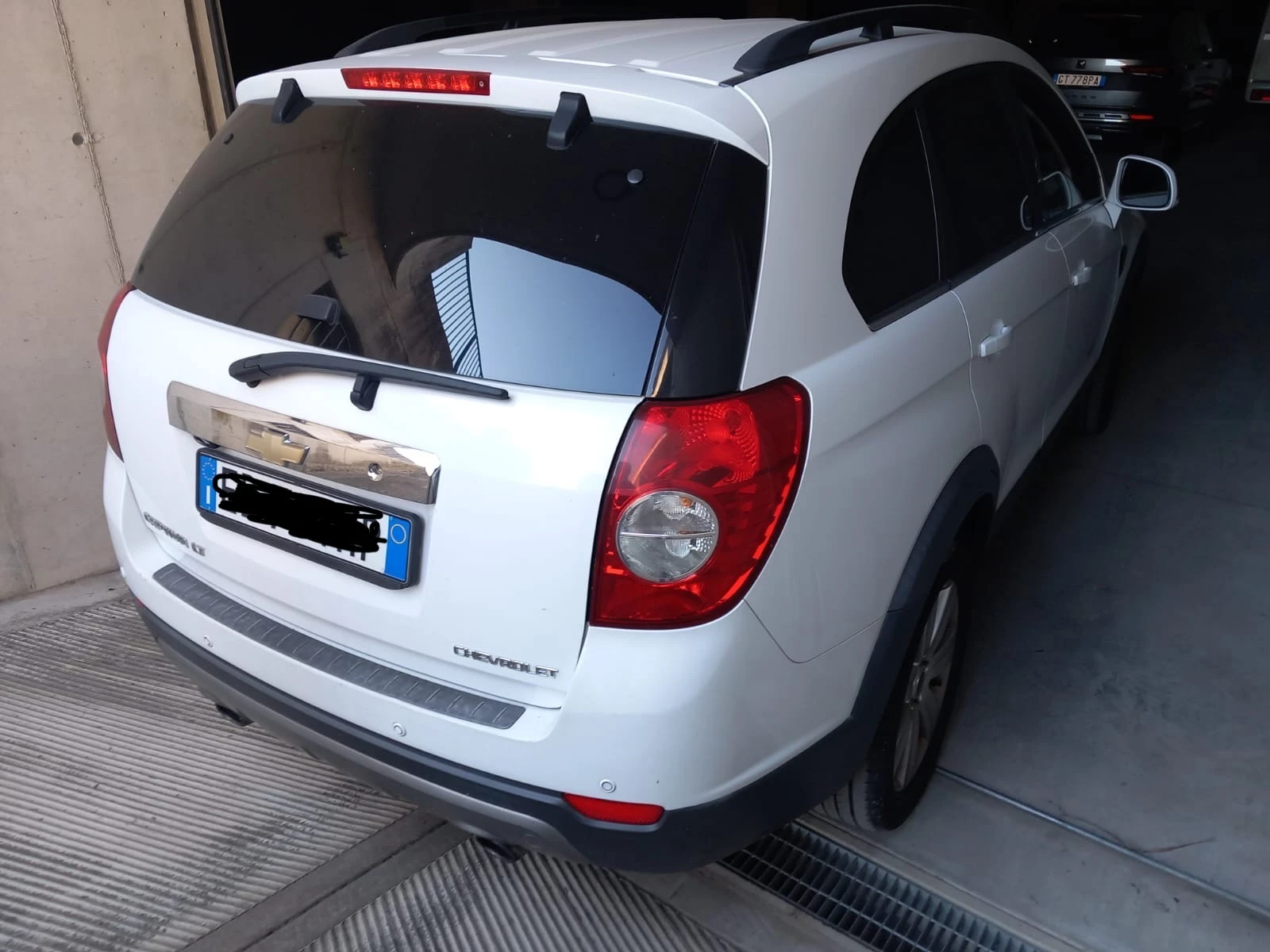 Chevrolet Captiva 2.0CDTI-6+ 1м.4x4-КСЕНОН-NAVI-КАМЕРА-КОЖА С ПОДГРЕ - изображение 4