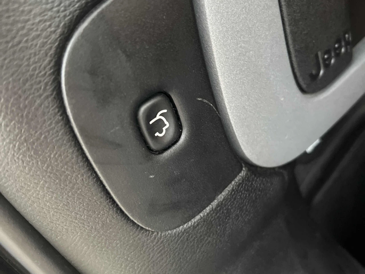 Jeep Cherokee CARFAX* *   *  | Mobile.bg   12