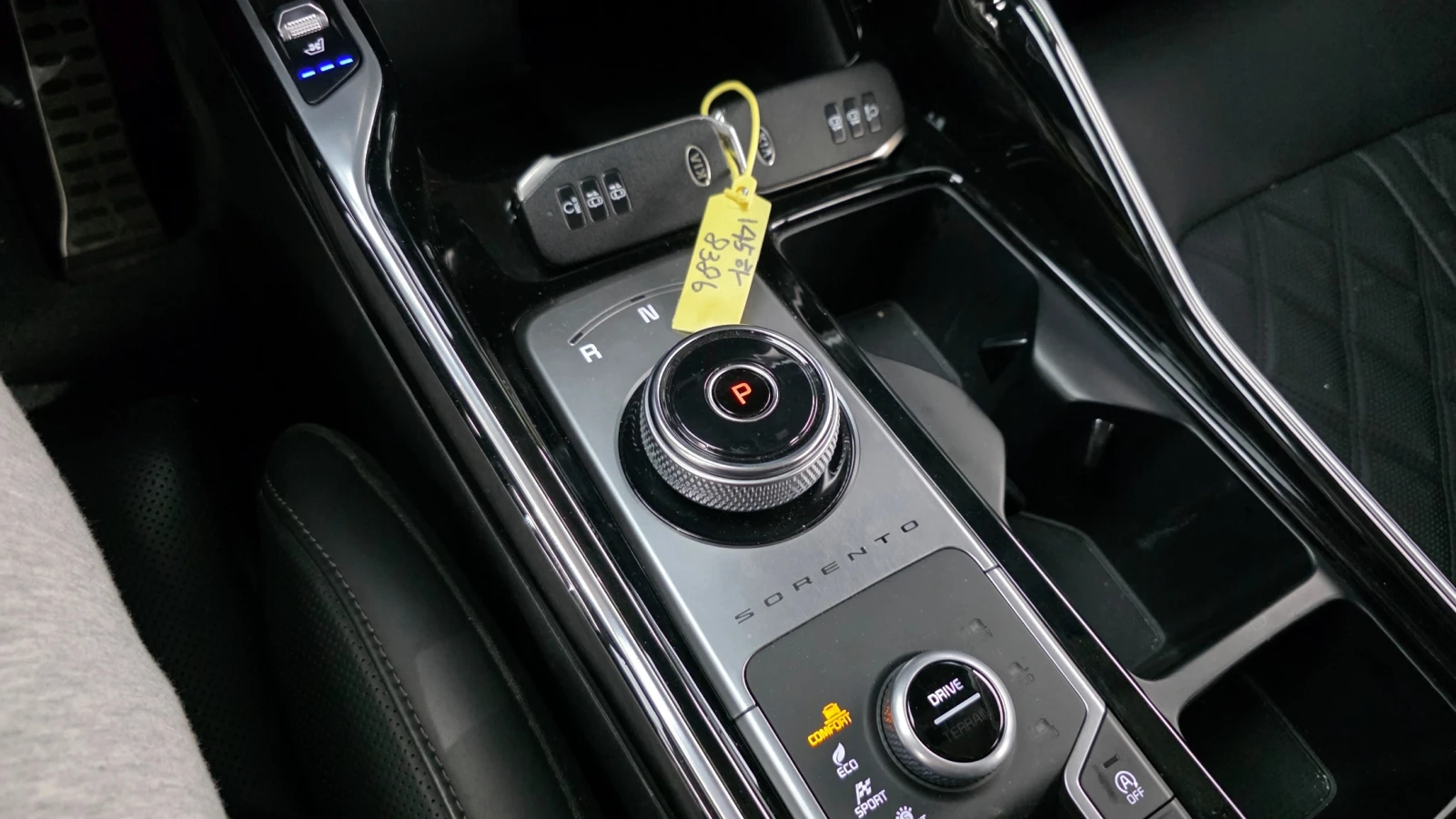 Kia Sorento 2.2 4WD Signature autogeorge.com, снимка 8 - Автомобили и джипове - 53721531