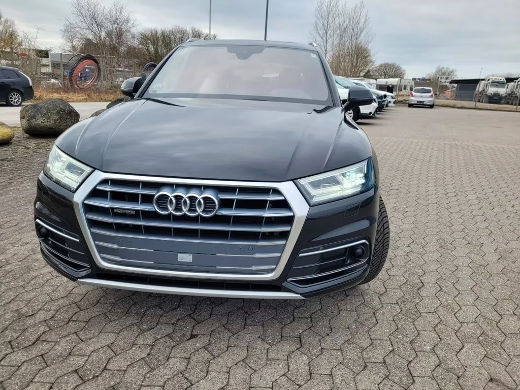 Audi Q5 40 TDI quattro sport 190ps, снимка 5 - Автомобили и джипове - 53894357