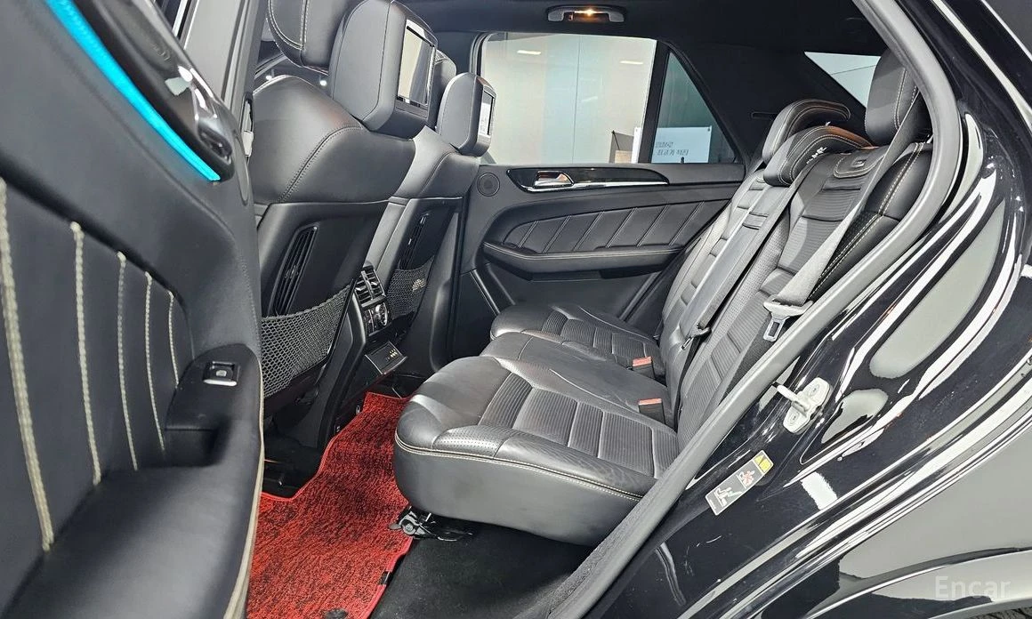 Mercedes-Benz GLE 63 S AMG 4MATIC* HARMAN/KARDON* 360 CAM* ПАНО* 3X TV* ОБДУХ, снимка 13 - Автомобили и джипове - 53973408