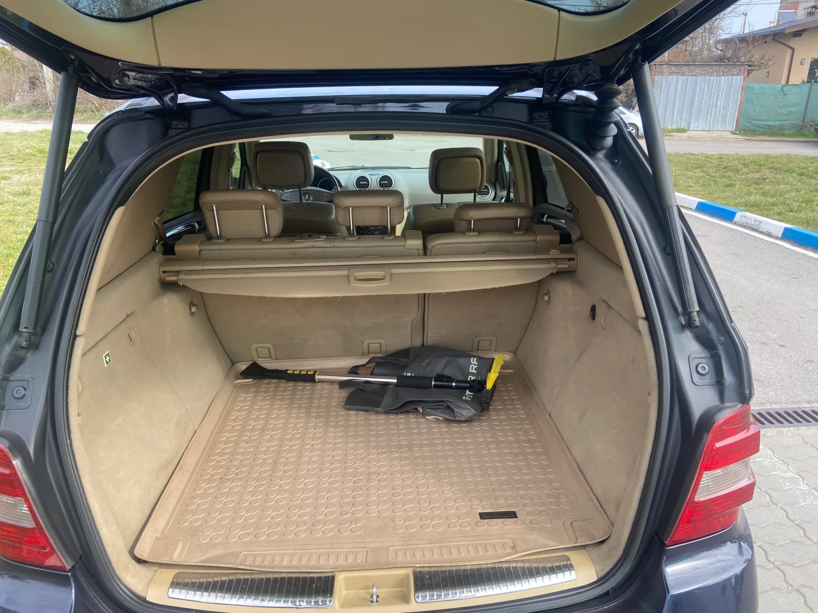 Mercedes-Benz ML 320, снимка 8 - Автомобили и джипове - 53980497