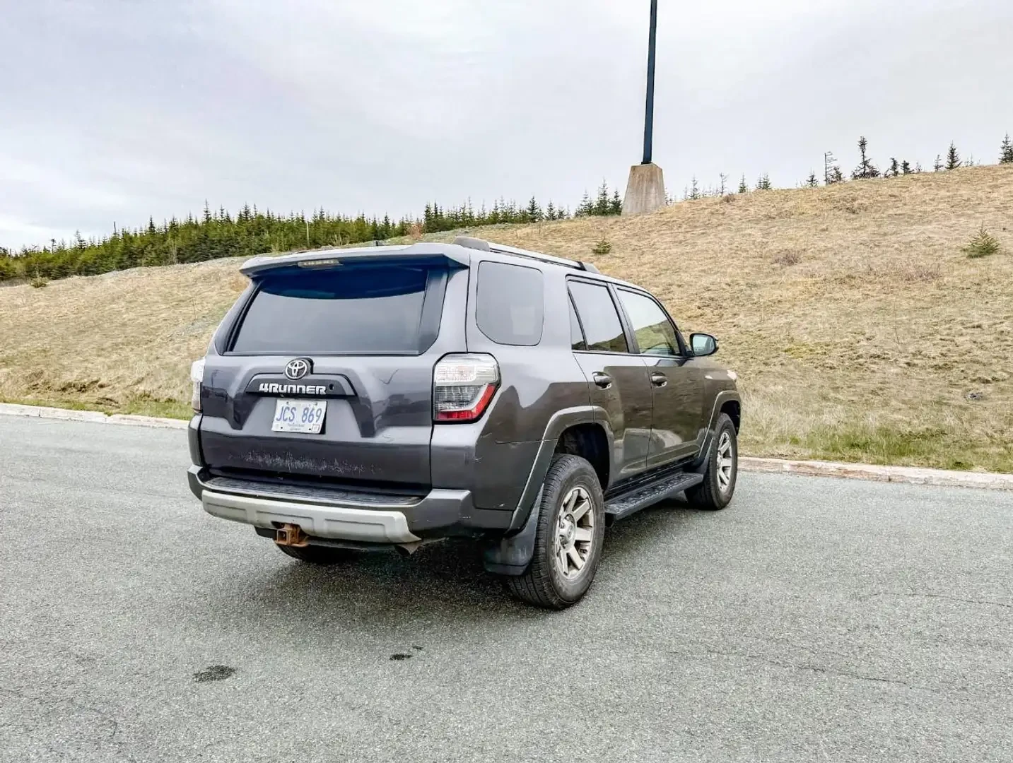 Toyota 4runner 4.0* V6* ПОДГРЕВ* КАМЕРА* КЕЙЛЕС* LANE* ASSIST, снимка 2 - Автомобили и джипове - 55270589