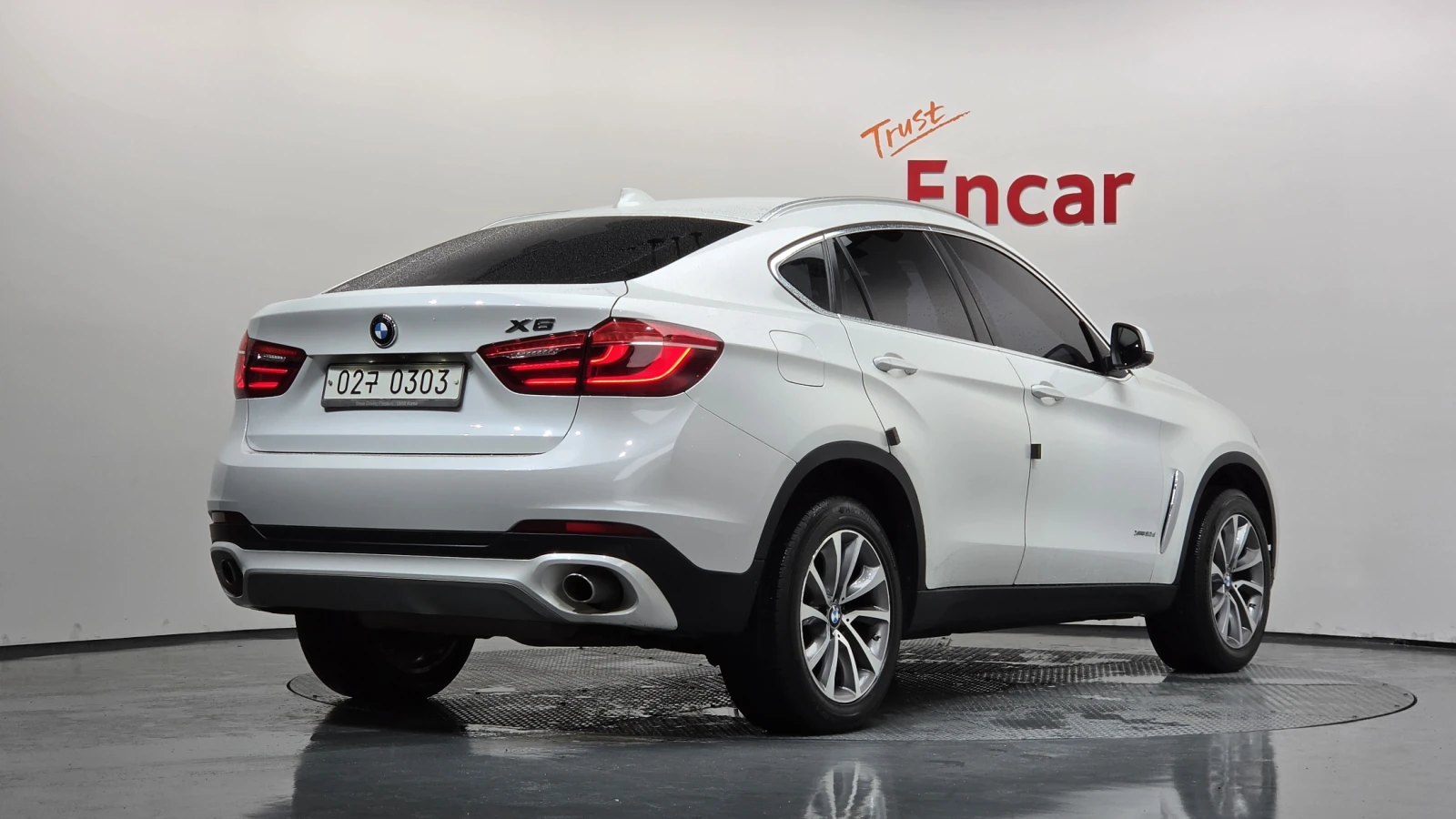 BMW X6 xDrive30d* ЕЛ. БАГАЖНИК* HUD* 360* КРАЙНА ЦЕНА, снимка 2 - Автомобили и джипове - 55348607