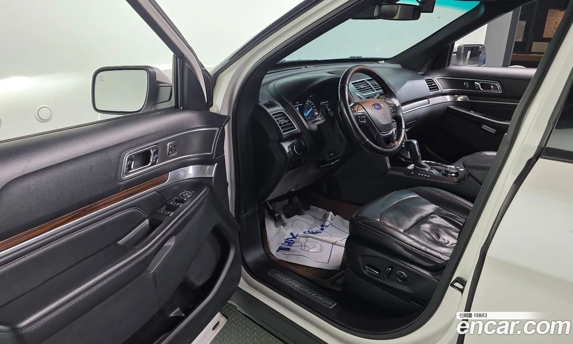 Ford Explorer 2.3 Limited 4WD 5th, снимка 11 - Автомобили и джипове - 55907652