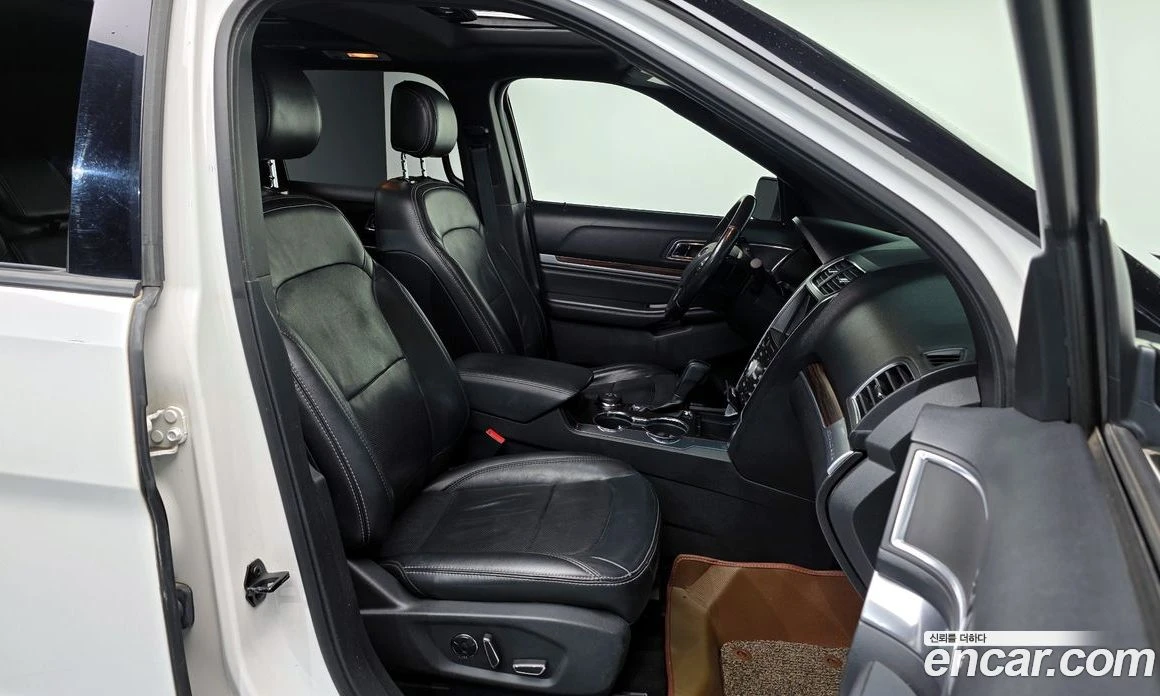 Ford Explorer 2.3 Limited 4WD 5th, снимка 10 - Автомобили и джипове - 55907652