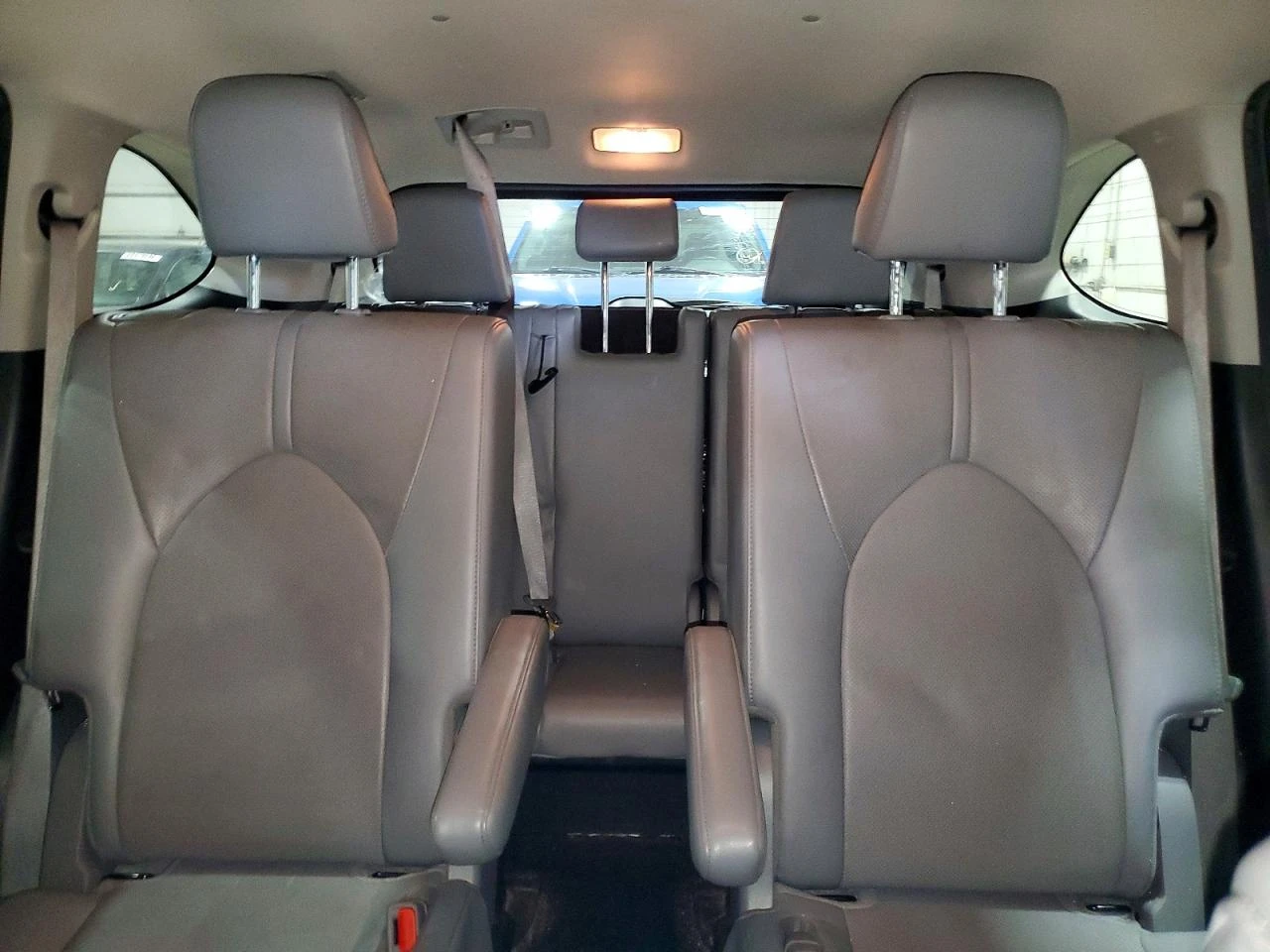 Toyota Highlander 2.5l Hybrid Limited, снимка 10 - Автомобили и джипове - 56217493
